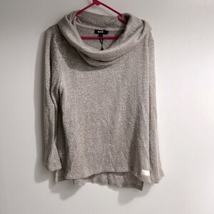 New without tags DKNY sweater.  Size large